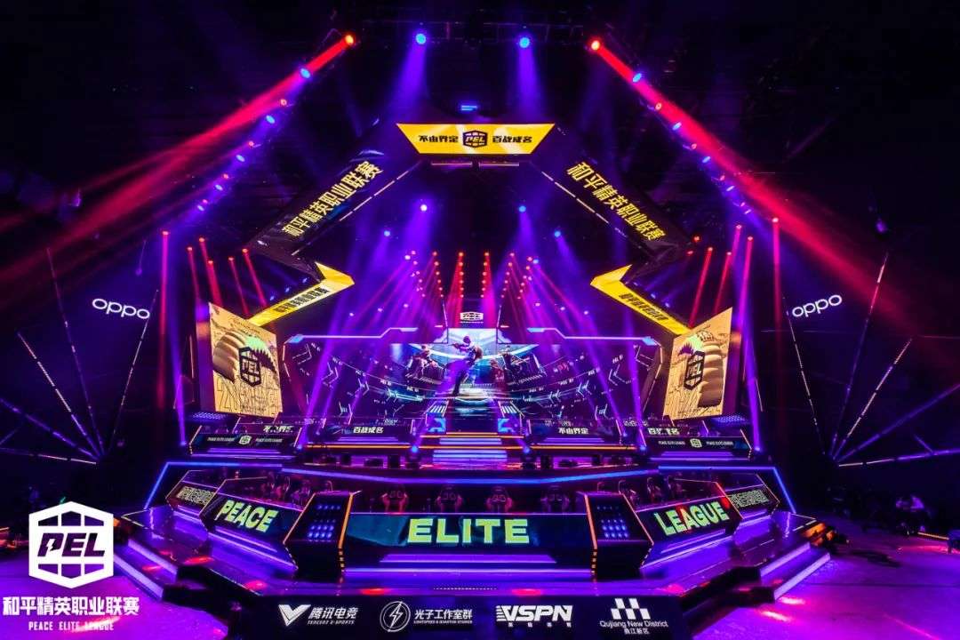 他斜向外走 他斜向外走